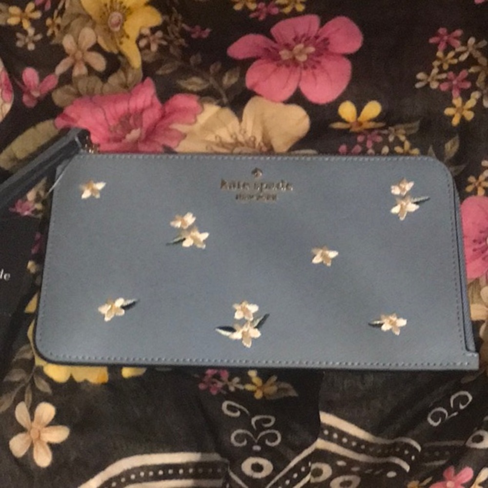 NWT Kate Spade Embroidered Floral Medium Wristlet NWT - Leather Slate Blue - Picture 11 of 13